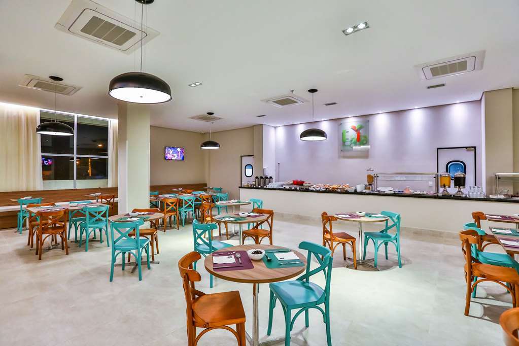 Summit Suites Hotel Pindamonhangaba Restaurant foto